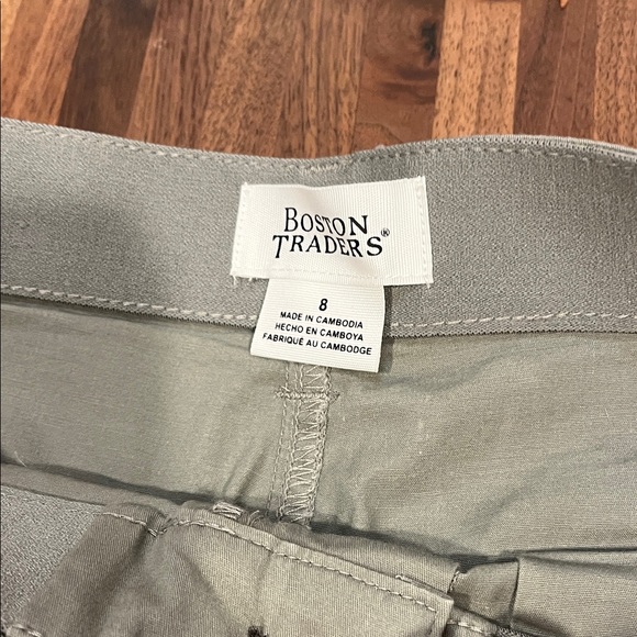 Boston Traders Olive Green Womens Casual Shorts - Picture 3 of 4